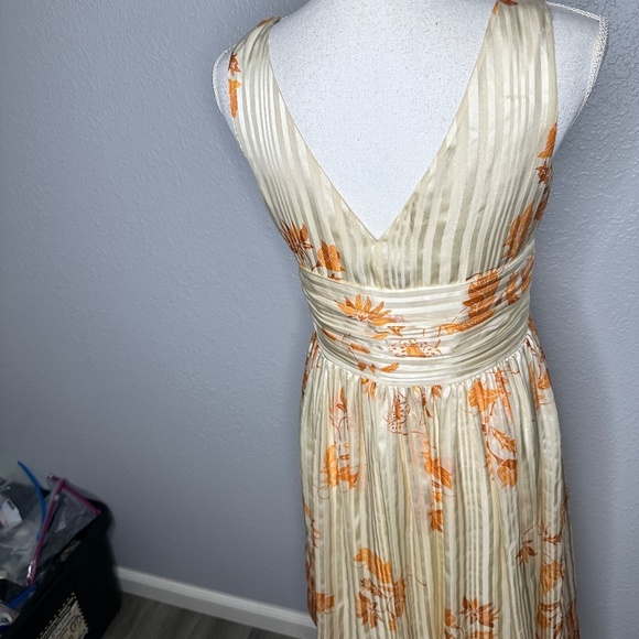 Laundry by Shelli Regal cream & orange floral Dress size 8 - Picture 6 of 10